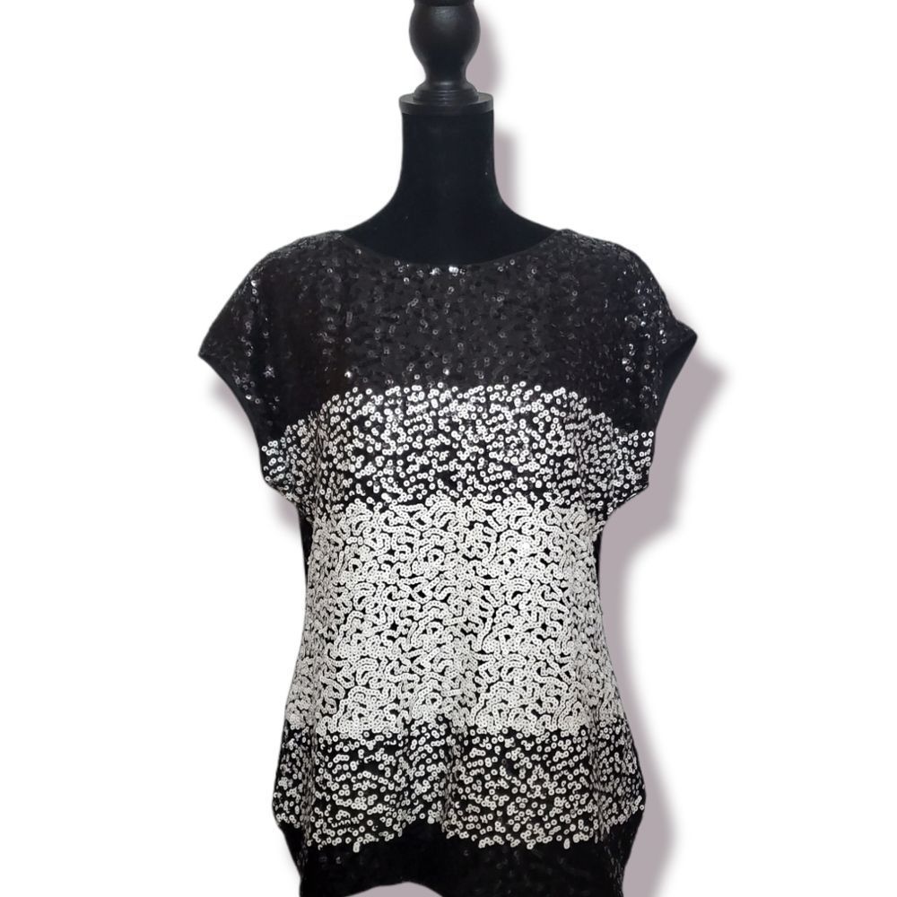 Paperwhite Black& White Stripe Sequin top Size: Medium